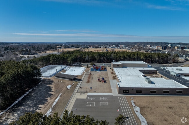 Putnam Heights Elementary School is adjacent to Putnam Heights Neighborhood Park.