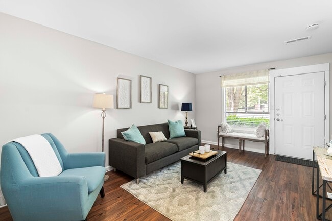 Brook Hill Townhouse - Students Save Up to 10%, Raleigh, NC 27606 - photo 4