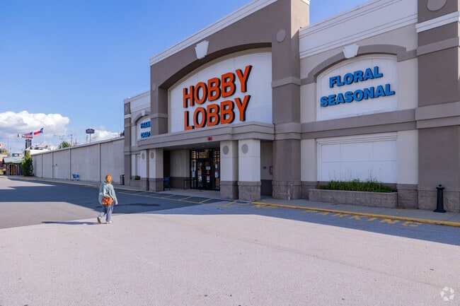 In Goffe Falls you have plenty of shopping options at the South Willow Plaza.