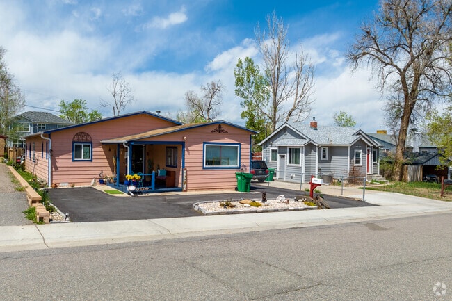 Colorful ranch style homes n the Berkley neighborhood