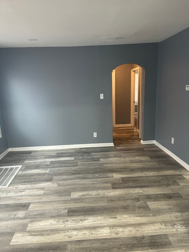 14557 Strathmoor St unit Bottom unit, Detroit, MI 48227 - photo 5