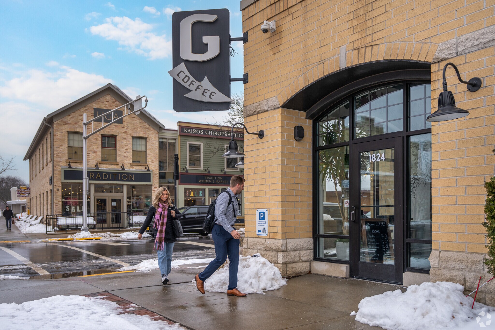 Shopping in Downtown Middleton is only a few minute walk for the local residents.