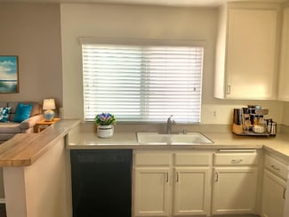 860 N Kathleen Ln Unit D, Orange, CA 92867