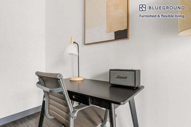 215 W Lake St unit FL12-ID1343, Chicago, IL 60606 - photo 5