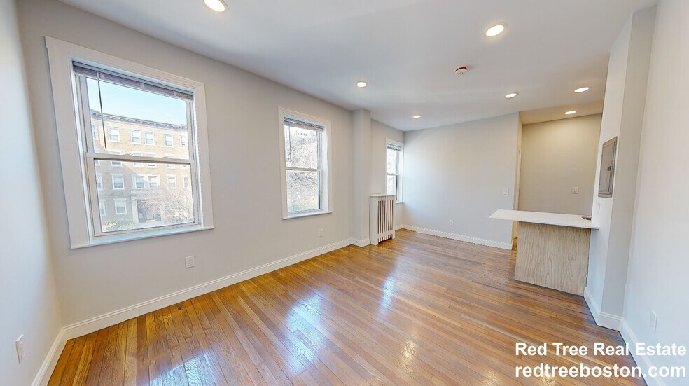 106 Queensberry St unit 9, Boston, MA 02215 - photo 1