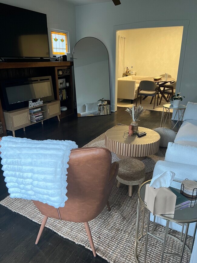 5011 N Lawndale Ave unit 2, Chicago, IL 60625 - photo 5