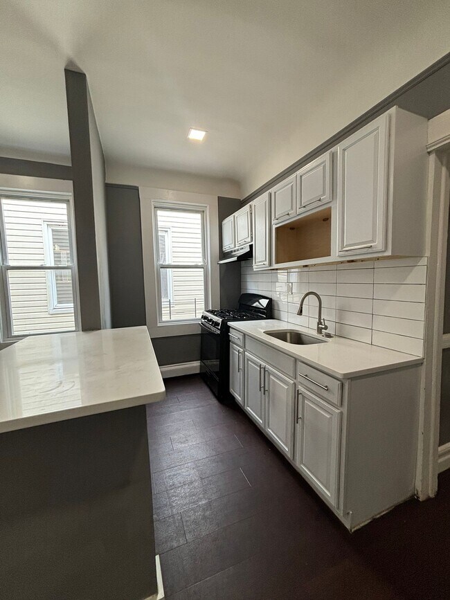 445 Broadway Unit 3L, Newark, NJ 07104