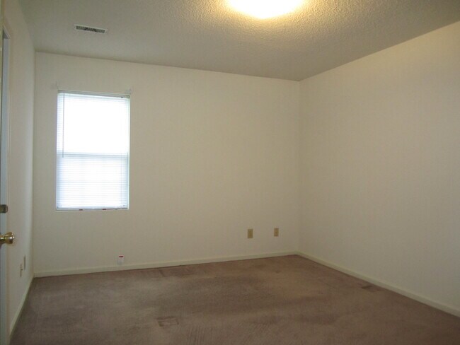 151 Dallas Rd unit 151, Goldsboro, NC 27534 - photo 6