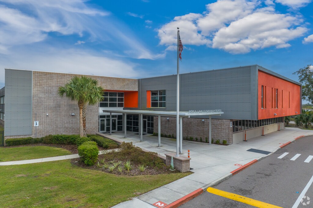 Lamb Elementary welcomes students to learn.