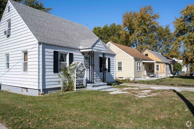 GM Square neighborhoods include many different styles of homes.