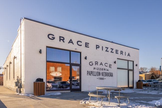 If you love pizza, Grace Pizza in Papillion is the spot.