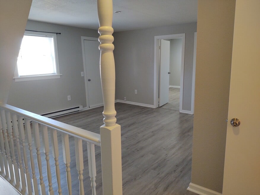 111 Elm St unit Rossford Apartment, Rossford, OH 43460 - photo 1