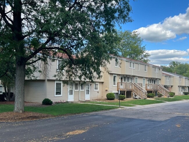 Arrowtree Apartments, Okemos, MI 48864 - photo 2