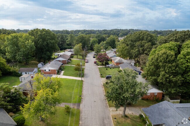 A view of a neighborhood in Hunter Hills and homes with small front yards.
