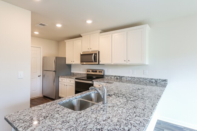 2199 Southlea Dr, Inman, SC 29349 - photo 7