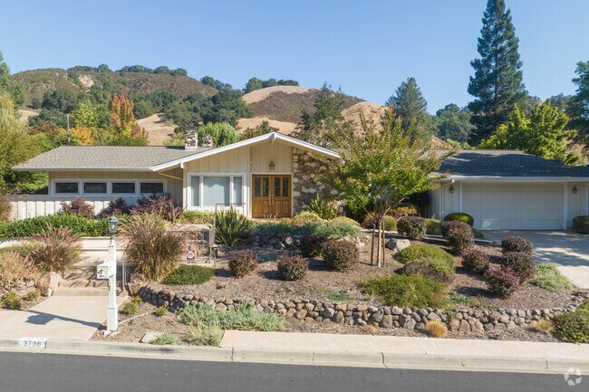 Happy Valley is also home to several ranch style houses along the streets.