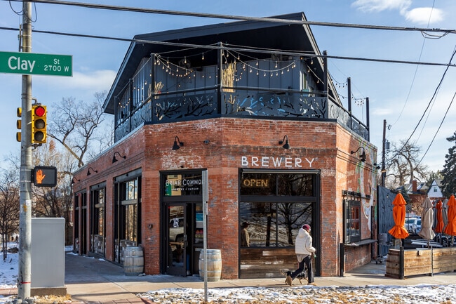 Briar Commons offers craft beer & modern, bistro-style fare.