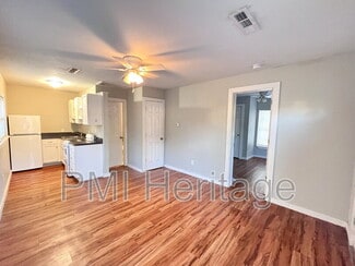 103 M L K Jr Blvd Unit 2, Fayetteville, AR 72701