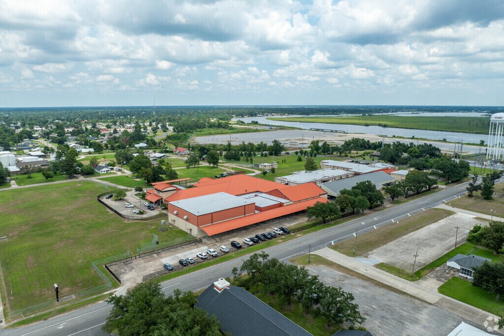 S.P. Arnett Middle earns a B+ rating from niche.com.