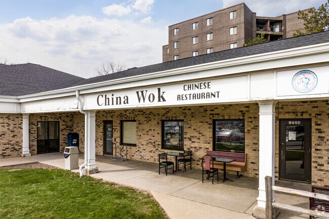 China Wok, a Chinese Restaurant on Fordem Ave in the Sherman Terrace Neighborhood of Madison, WI