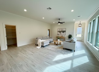 1224 Lakehaven Dr, Gonzales, LA 70737