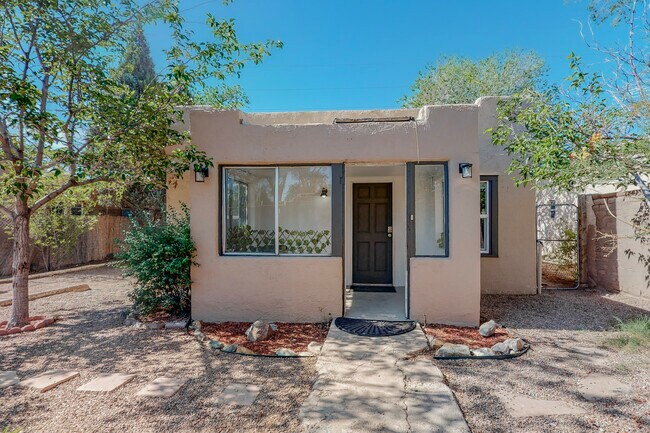 2124 Eton Ave SE unit casita, Albuquerque, NM 87106 - photo 4