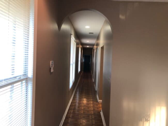 1102 College St, Memphis, TN 38106 - photo 5