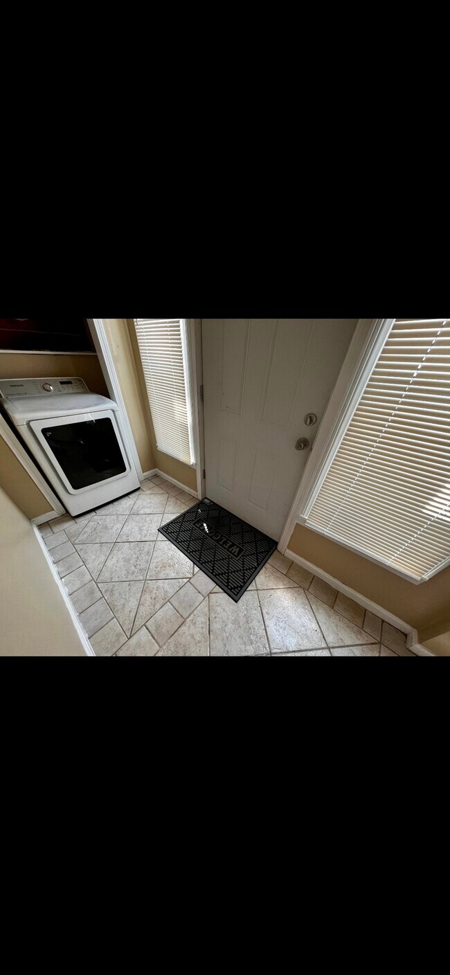 6 1/2 Floyd Rd unit B, Derry, NH 03038 - photo 5