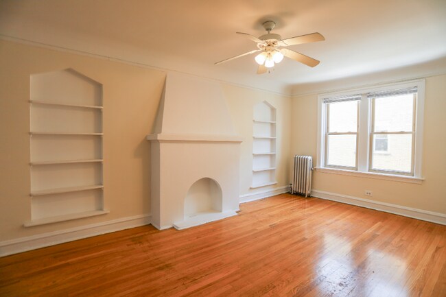 2234 W Farwell Ave unit 3, Chicago, IL 60645 - photo 2