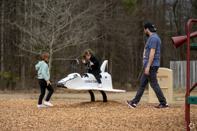 Colonial Heights locals have several nearby parks to explore.
