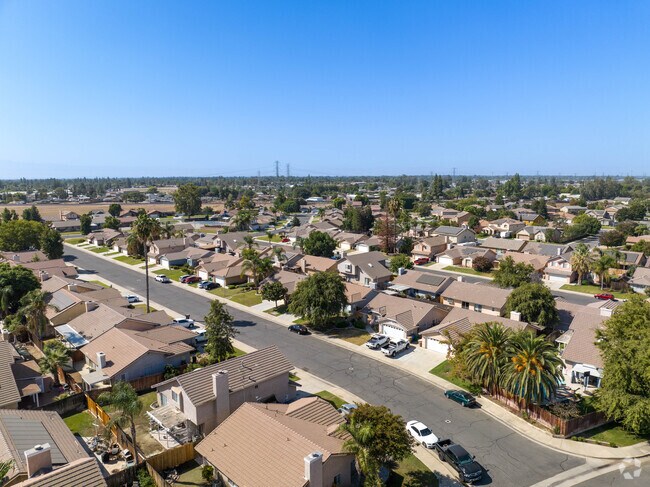 Discover luxury living in the heart of Bakersfield at Rosedale homes.