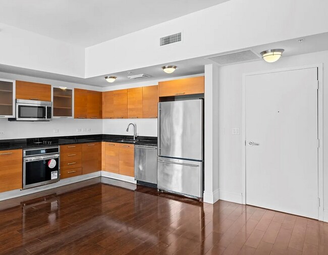 Two Midtown Miami Condominium unit H1713, Miami, FL 33137 - photo 6