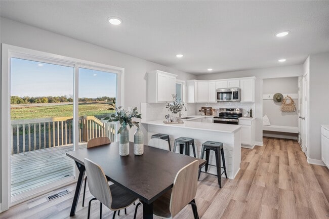 25087 Bluebird Cir, Adel, IA 50003 - photo 3