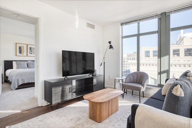 400 8th St NW unit FL11-ID1231, Washington, DC 20004 - photo 3