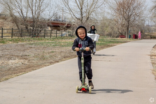 The Colorado Front Range Trail can be enjoyed by walkers, cyclists, and scooter riders of any skill level.