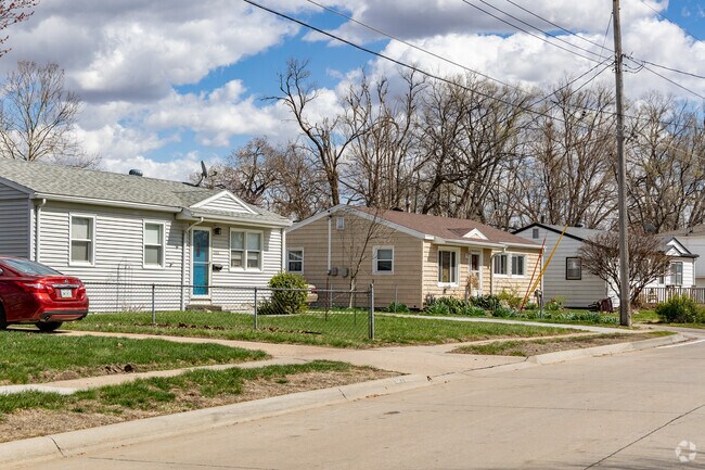 Ranch-style homes are common in the Stan Bahnsen Park neighborhood.