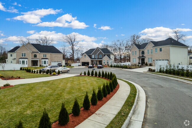 Houses line the beautiful streets of Pohick.