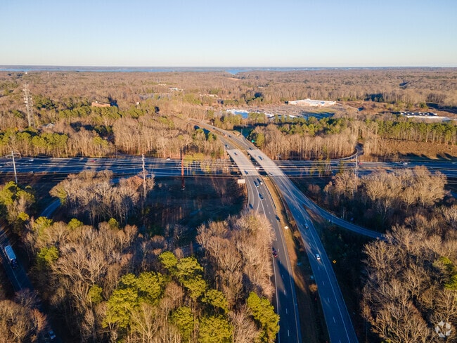 Forest Hill Park residents can quickly access I-64 nearby.