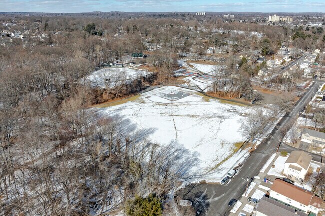 Tunxis Hill Park is located on Melville Avenue in the Southwestern corner of Tunxis Hill.