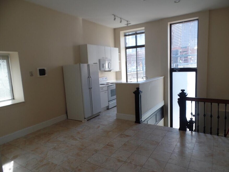 108 Richmond St unit 1, Boston, MA 02109 - photo 1