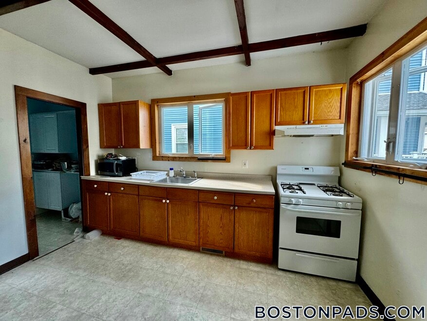 214 Washington St unit 1, Malden, MA 02148 - photo 1