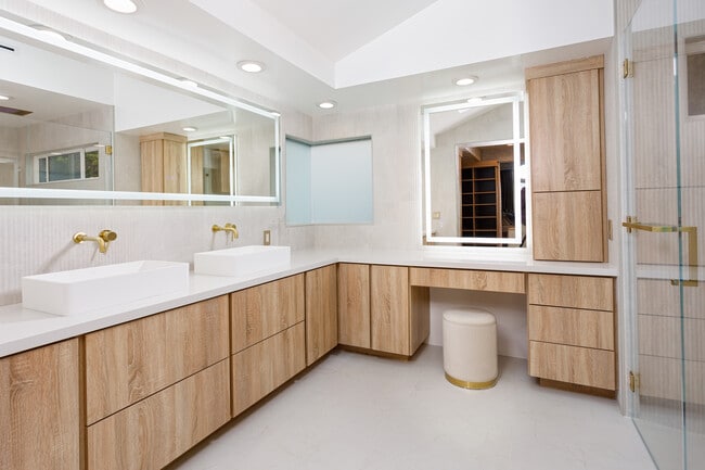 18826 Winnwood Ln, Santa Ana, CA 92705 - photo 7