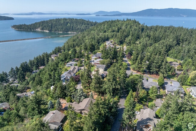 Find your dream home overlooking Bellingham Bay in the sought-after community of Edgemoor.