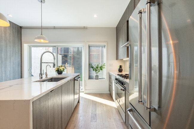 2058 E Susquehanna Ave, Philadelphia, PA 19125 - photo 4