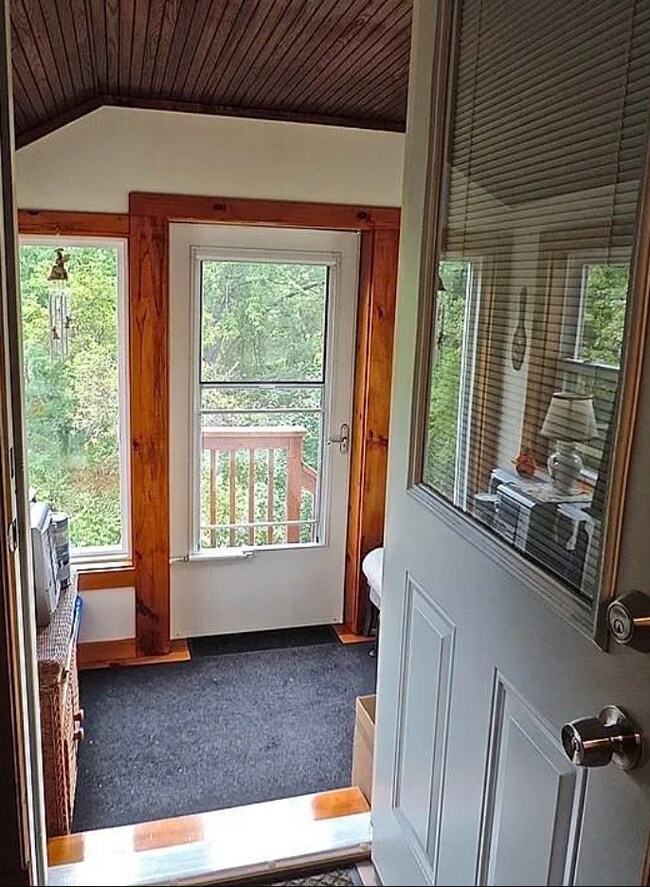 98 River St unit Floor 2, Greenfield, MA 01301 - photo 4