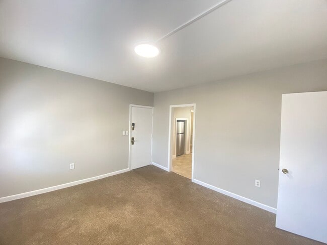 7 Commercial St unit E, Nashua, NH 03060 - photo 7