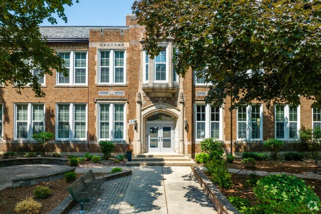 Ellsworth Elementary in Naperville's Historic District received an A-plus ranking from Niche.