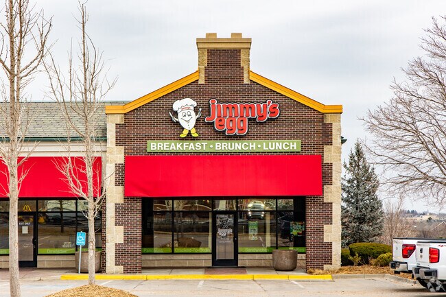 Hawthorne residents enjoy access to many local restaurants like Jimmy's Egg.