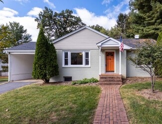 226 Fraser Ln, Staunton, VA 24401