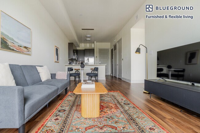 615 W 7th St unit FL11-ID328, Austin, TX 78701 - photo 3